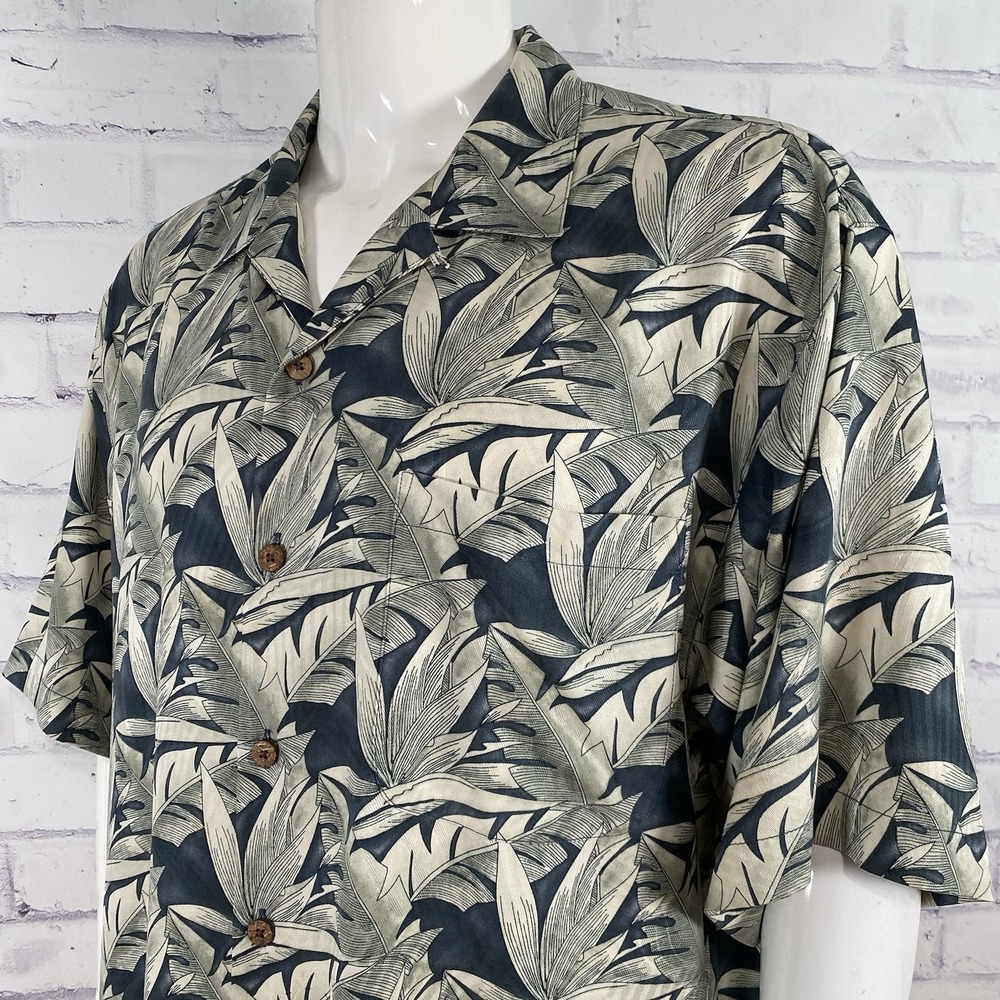 Tommy Bahama Shirt Men's Size Large Hawaiian Camp Shirt 100% Silk Floral Palms